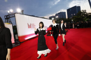 櫻坂46・山崎天、藤吉夏鈴、森田ひかる、的野美青、山下瞳月「MUSIC AWARDS JAPAN 2026」レッドカーペットに28