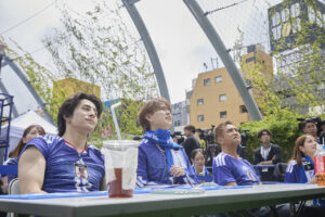 JI BLUE白岩瑠姫・西洸人 渋谷でサッカー日本代表戦パブリックビューイング!勝利に大歓声5