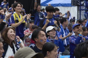 JI BLUE白岩瑠姫・西洸人 渋谷でサッカー日本代表戦パブリックビューイング!勝利に大歓声9