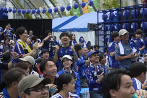 JI BLUE白岩瑠姫・西洸人 渋谷でサッカー日本代表戦パブリックビューイング!勝利に大歓声10
