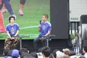 JI BLUE白岩瑠姫・西洸人 渋谷でサッカー日本代表戦パブリックビューイング!勝利に大歓声16