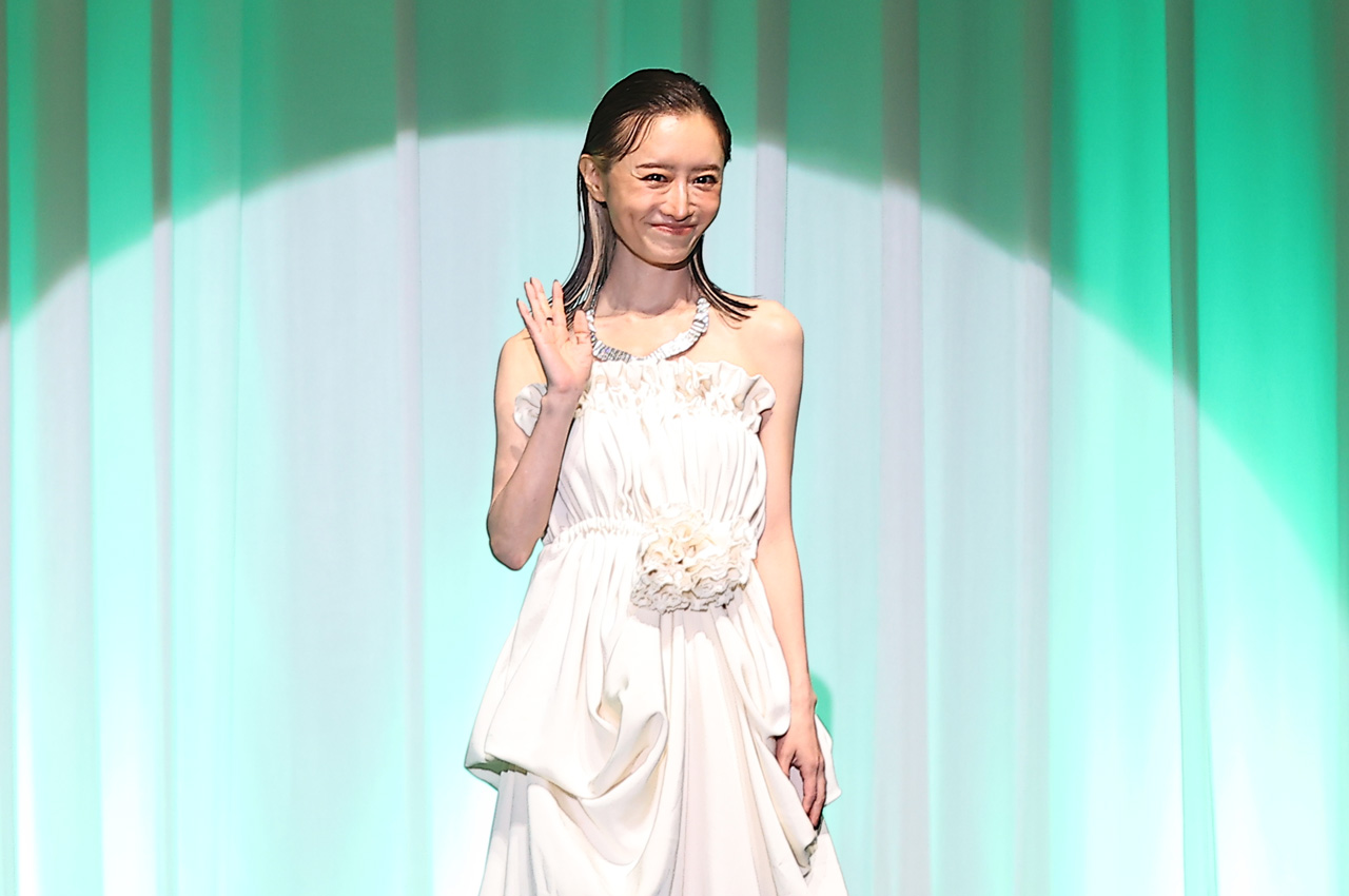 松本まりか 自ら写真加工お願い!?で報道陣和気あいあい!「ジュエリー ベスト ドレッサー賞」スピーチロング1