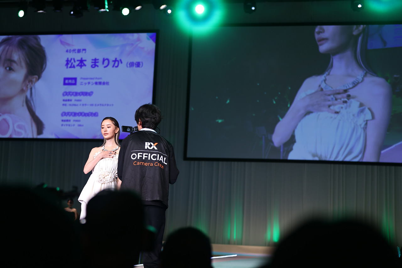 松本まりか 自ら写真加工お願い!?で報道陣和気あいあい!「ジュエリー ベスト ドレッサー賞」スピーチロング5