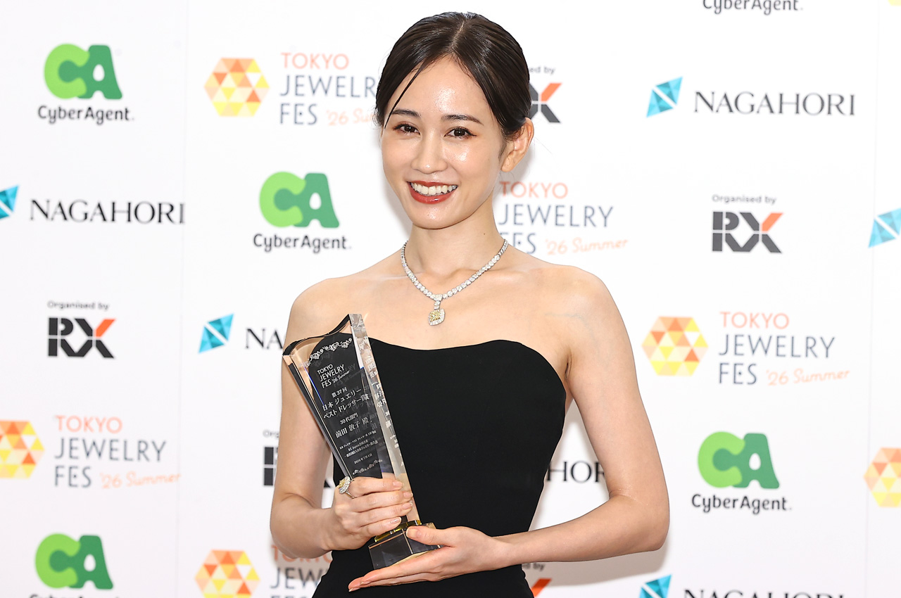 前田敦子「この仕事って見て頂けてなんぼ」で次は流行語大賞狙い?「ジュエリー ベスト ドレッサー賞」高市総理印象1