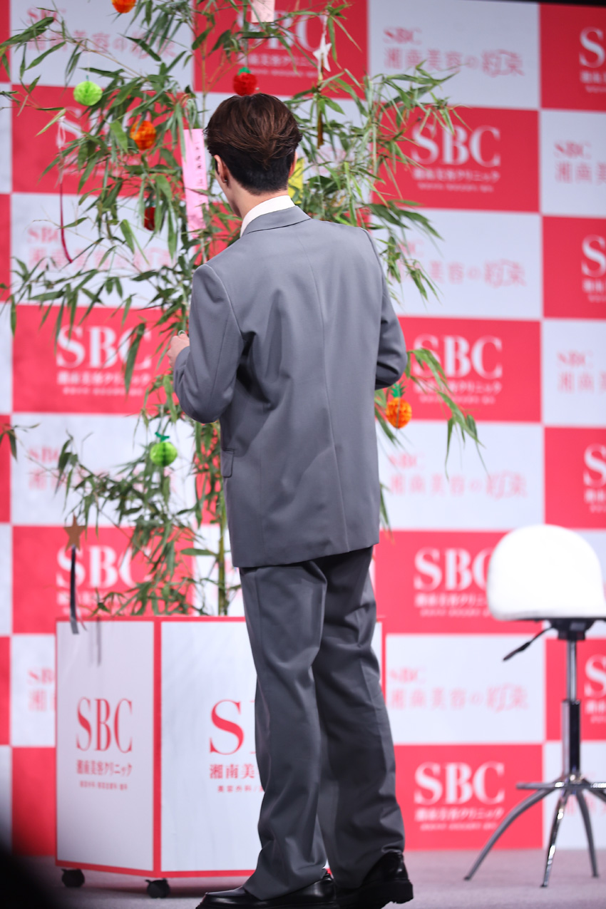 渡辺翔太 責任感&生真面目さ窺わせる4年前からの行動!逆に抜けた“笹の周りウロウロ”姿も7