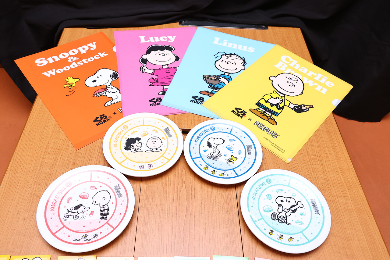 くら寿司 PEANUTSコラボキャンペーンクリアファイルと寿司皿公開!関係者に聞く第1弾の反響は10