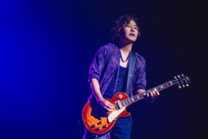 ポルノグラフィティ全国ツアー『20thライヴサーキット“水”』完遂で公式レポート!新アー写も9