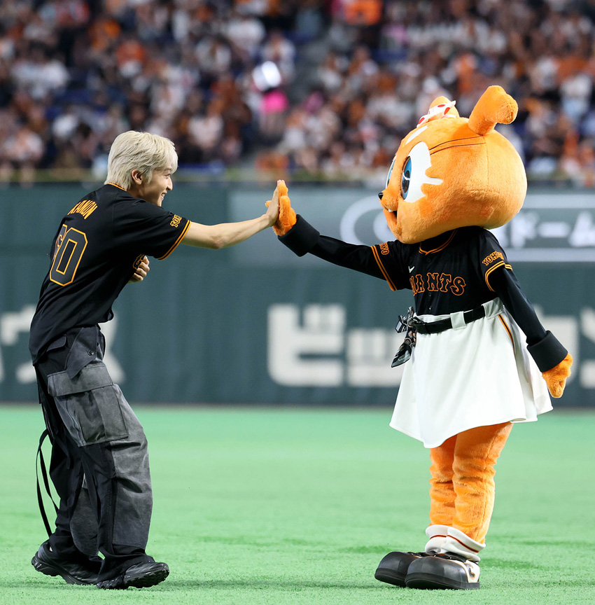 STARGLOW・KANON 巨人vs中日戦始球式に!サウスポーの綺麗なフォームで魅せる1