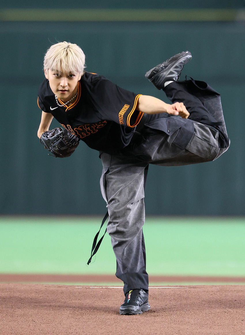 STARGLOW・KANON 巨人vs中日戦始球式に!サウスポーの綺麗なフォームで魅せる2