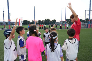 『久保建英 JAL Special Soccer Lesson 2026』FC 東京 小平グラウンドで86人前に開催2