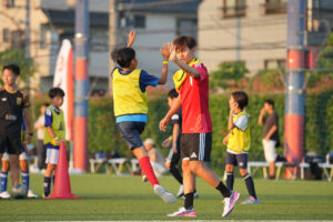 『久保建英 JAL Special Soccer Lesson 2026』FC 東京 小平グラウンドで86人前に開催14