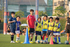 『久保建英 JAL Special Soccer Lesson 2026』FC 東京 小平グラウンドで86人前に開催15