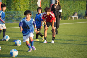 『久保建英 JAL Special Soccer Lesson 2026』FC 東京 小平グラウンドで86人前に開催16