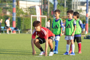 『久保建英 JAL Special Soccer Lesson 2026』FC 東京 小平グラウンドで86人前に開催23