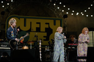 PUFFY初フェス2日間公式レポート公開！GLAY、ウルフルズ、UNICORN、[Alexandros]ら豪華ゲストも3