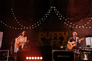 PUFFY初フェス2日間公式レポート公開！GLAY、ウルフルズ、UNICORN、[Alexandros]ら豪華ゲストも23