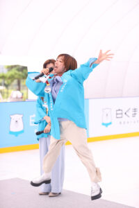 高橋成美 真夏の屋外『白くまくん COOL PARK 2026』で華麗なスケーティング！ヒコロヒーから金言もらう15