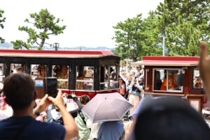 松平健 八景島シーパラダイス来島!晴れ男ぶり発揮や年齢制限アトラクション“6歳児に変身”で楽しむ13