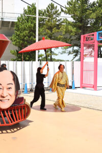 松平健 八景島シーパラダイス来島!晴れ男ぶり発揮や年齢制限アトラクション“6歳児に変身”で楽しむ16