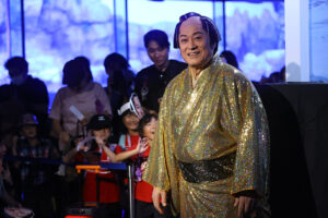 松平健 八景島シーパラダイス来島!晴れ男ぶり発揮や年齢制限アトラクション“6歳児に変身”で楽しむ27