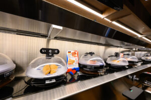 くら寿司 大阪・関西万博店で提供の世界の料理TOP10とは?メモリアル店舗千日前に6