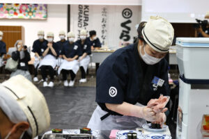 くら寿司『KURA-No.1 GRAND PRIX 2026』開催で優勝は城東今福店!スタッフの技光る35