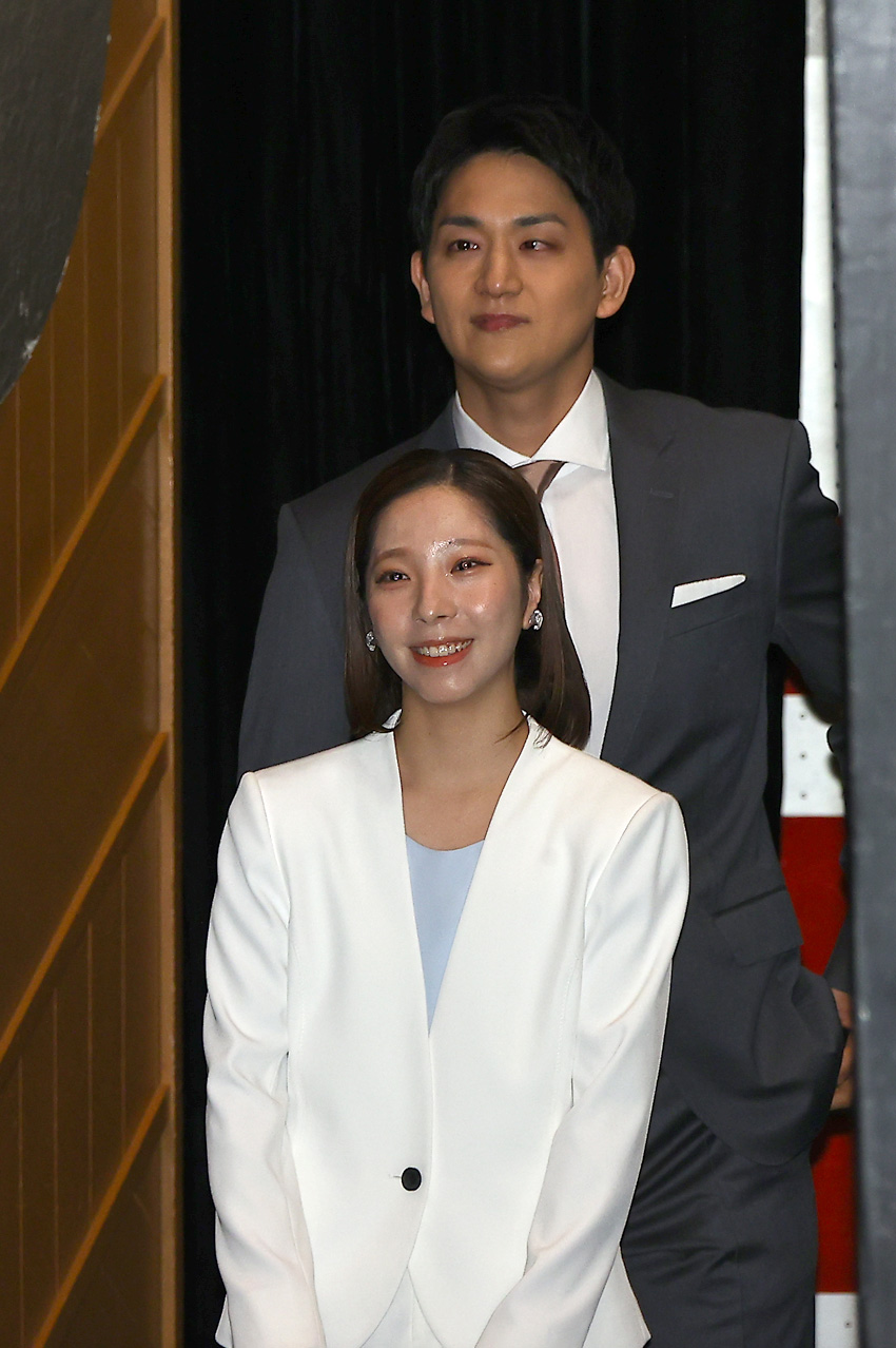 木原龍一選手 三浦璃来選手へのプロポーズは「#shesaidyes」!りくりゅうペア婚約発表1