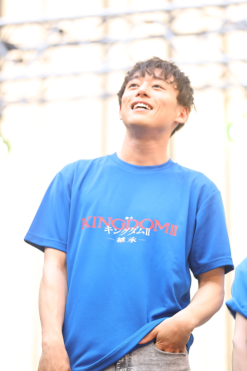 三浦宏規、高野洸ら舞台『キングダムⅡ-継承-』カンパニー10人が池袋の公園に勢揃い!“ファルファル”期待煽る1