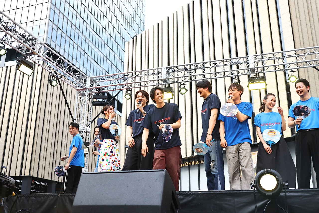 三浦宏規、高野洸ら舞台『キングダムⅡ-継承-』カンパニー10人が池袋の公園に勢揃い!“ファルファル”期待煽る7