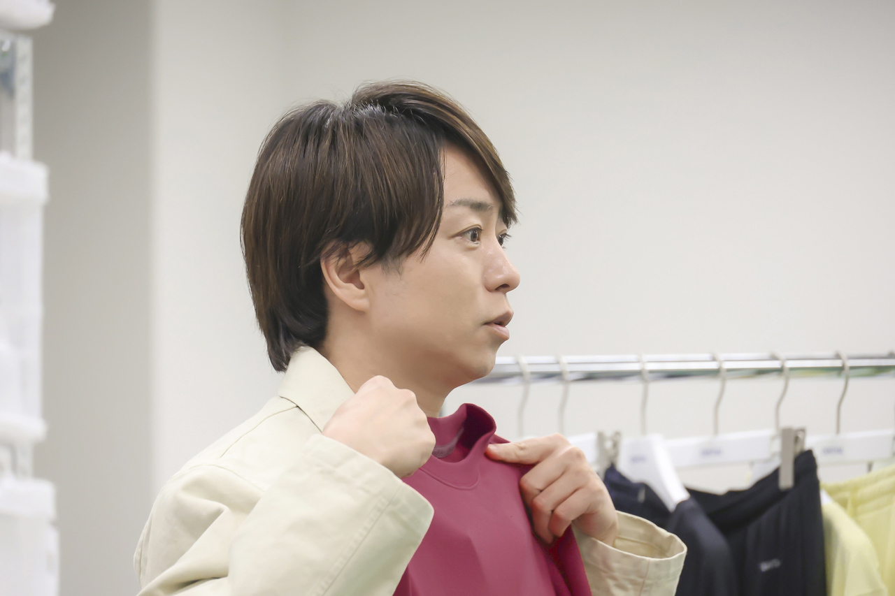 櫻井翔監修TENTIAL『BAKUNEスウェット上下セット(櫻井翔コラボモデル)』発売!メンカラの赤と羽15