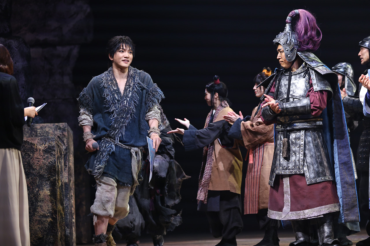 舞台『キングダムⅡ-継承-』開幕!三浦宏規「舞台を志してよかった」高野洸「貴重な機会」6