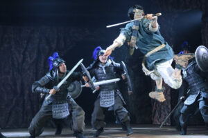 山口祐一郎 舞台『キングダムⅡ』の存在感!三浦宏規と高野洸語る王騎将軍の凄まじさ12