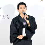 松村北斗と今田美桜 浴衣姿で隅田川望む！『白鳥とコウモリ』は「グレーな感情が繊細に」