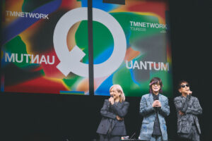『TMNETWORK QUANTUM キク・ミル・ヨム観測日』公式レポ!小室哲哉「恋愛が一番ハマるかな」な“二進法”3