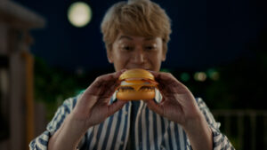 香取慎吾マクドナルドCM初登場!小学5年生の頃に「みんなで取り合い」懐かしげ8