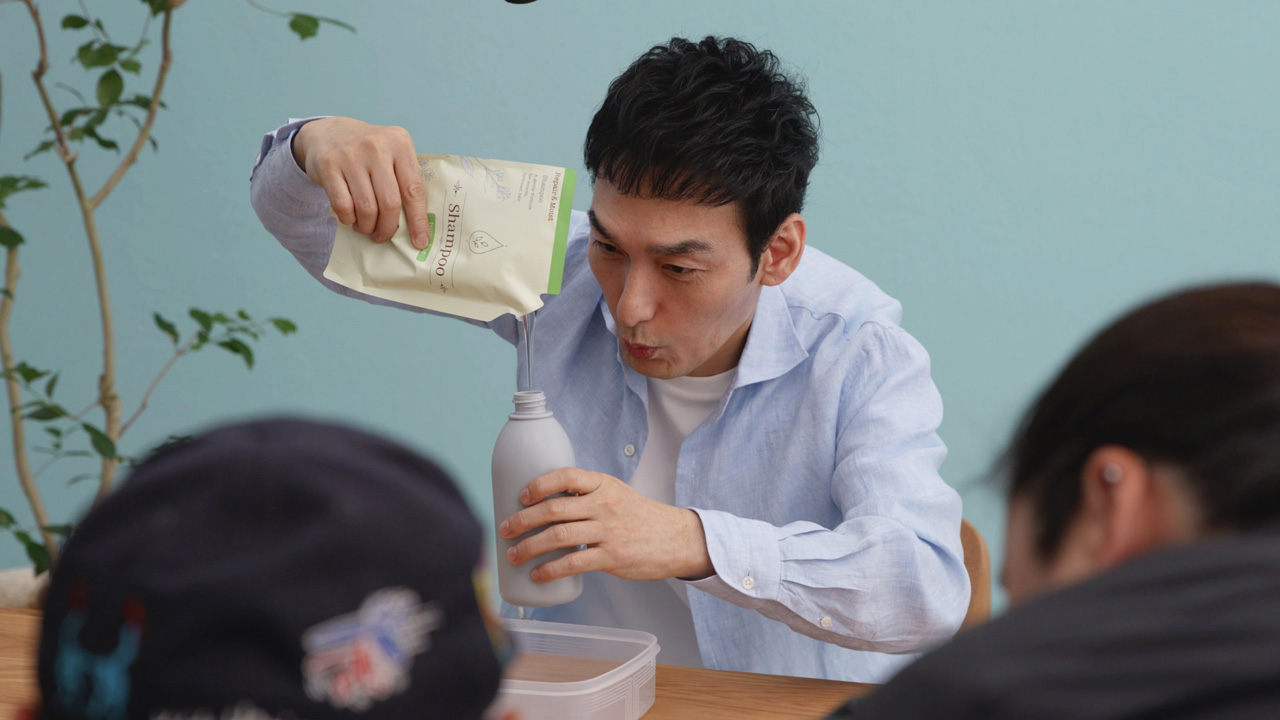 草なぎ剛「“掃除道”を極めたい」!「エリエール」CMで“名もなき家事”14