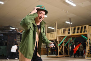 『ミス・サイゴン』演出家が語る簡潔なキャスト寸評!けいこ場で4曲披露で大人数の圧巻ガンダンスも17