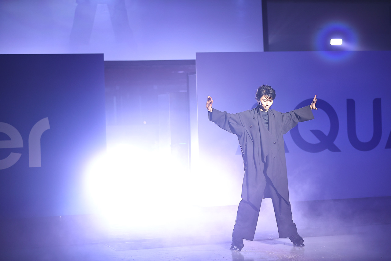羽生結弦選手 華麗なスケーティングで「ハイアール・AQUA新製品」お披露目3