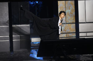 羽生結弦選手AQUAのCMとハイアール動画画像公開!足は90度以上上げる方が楽?24