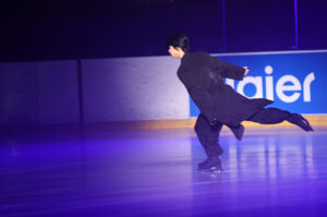 羽生結弦選手「ハイアール・AQUA新製品」スケーティング！お披露目の瞬間写真31枚掲載4