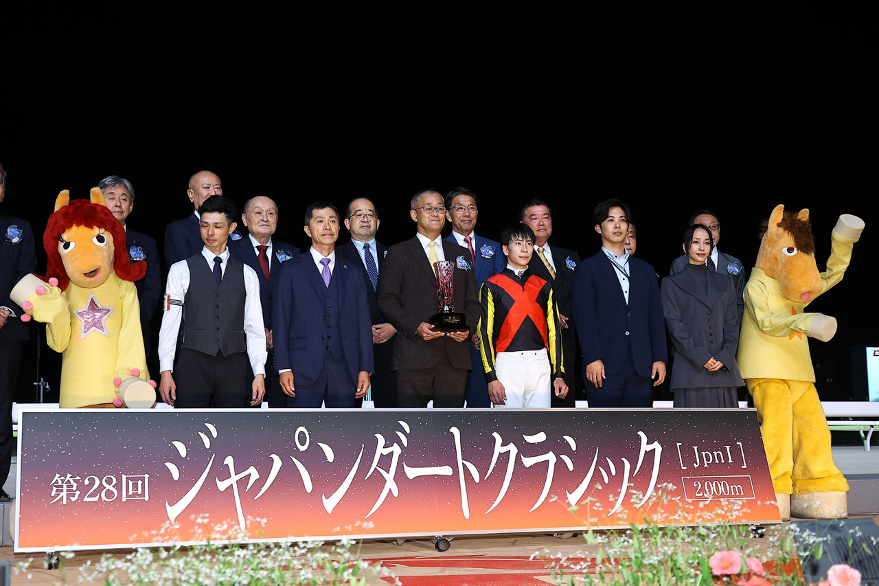 中島美嘉 初大井競馬場冠レースで“誕生日馬券”炸裂!「ジャパンダートクラシック」横山武史騎手祝福1