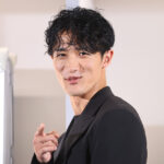 岩本照RIMOWA『Life Cycles』来場で「来てワクワクしました」と目を輝かせた理由