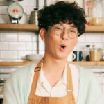 たくろう・木村バンド 母親直伝煮込みハンバーグ作る！『JUNON』特集でエプロン姿も