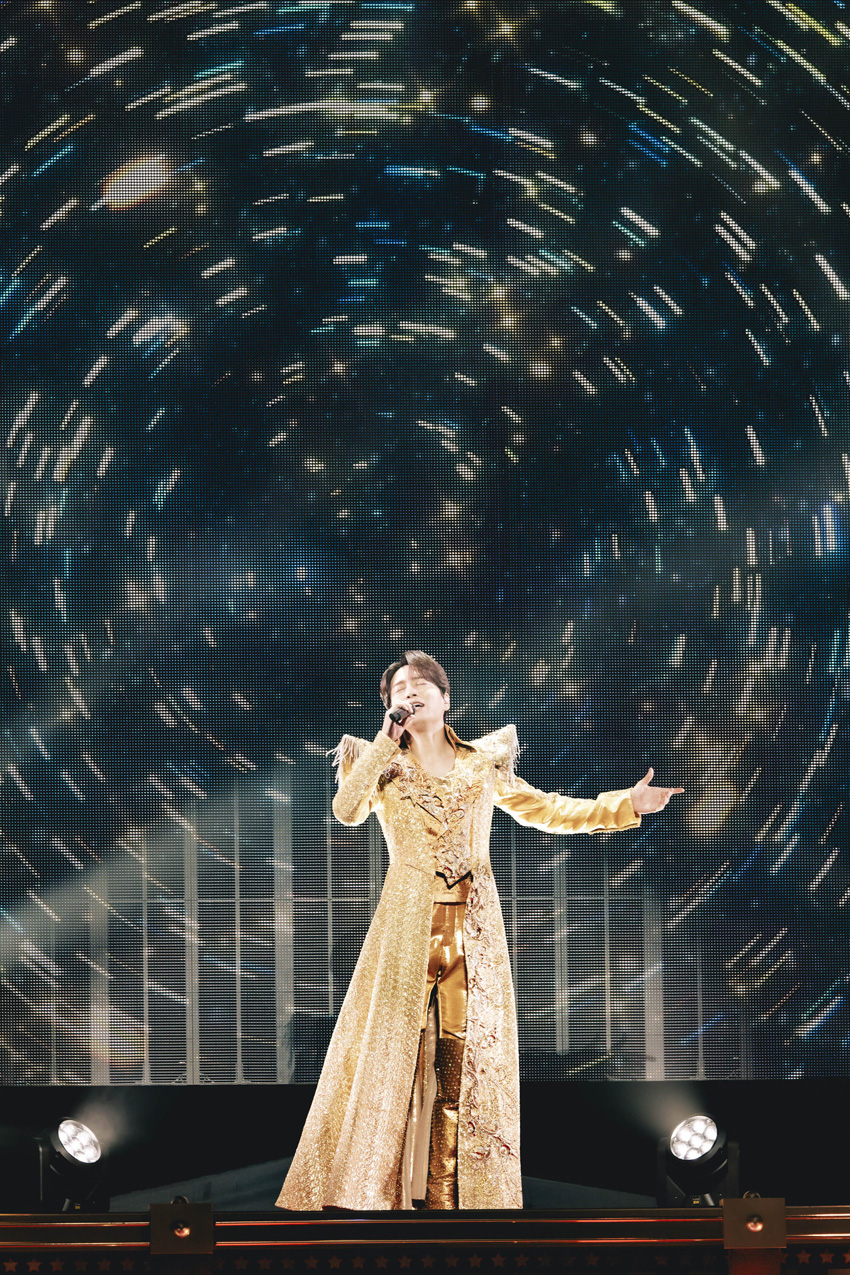 山崎育三郎 全国ツアー「山崎育三郎 LIVE TOUR 2026『19BOX ~STARMAN~』」完走!金色衣装も6
